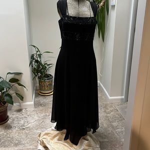 Evan Picone evening dress. Asymmetrical tea length.